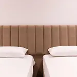 Elite Trio