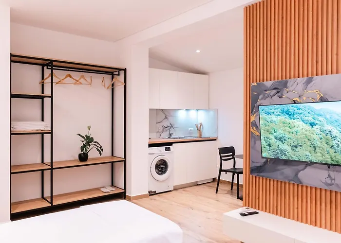 Elite Trio Apartment *